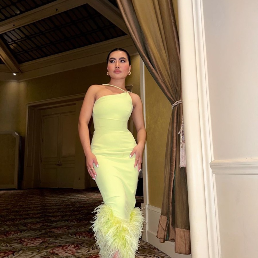 HOUSE OF CB 'Alessia’ Asymmetric Feather Trim Midi Dress - Picture 5 of 10